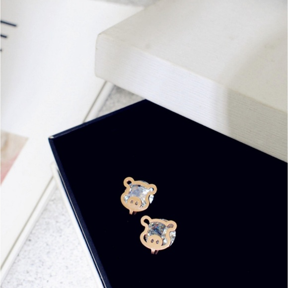 Jewelry - RGP Piggie Crystal Stud Earrings